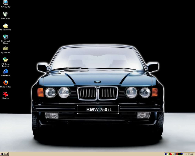 Illustration for article titled Amazingly cringe old wallpapers